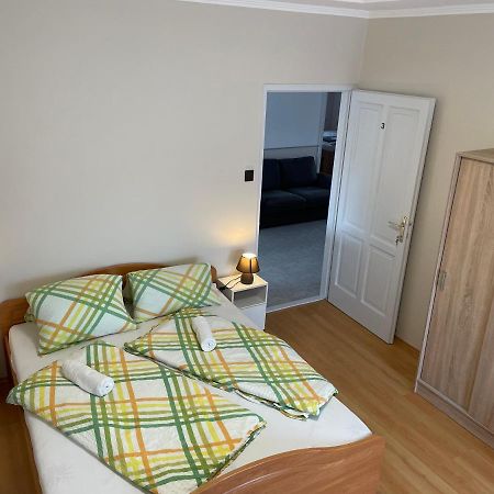 Pingvin Cukrászda Apartman felső szint Balatonmariafurdo Exterior foto