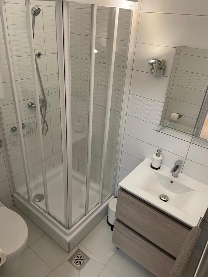 Pingvin Cukrászda Apartman felső szint Balatonmariafurdo Exterior foto