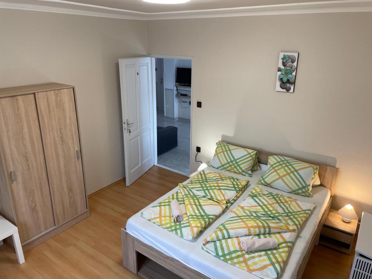 Pingvin Cukrászda Apartman felső szint Balatonmariafurdo Exterior foto