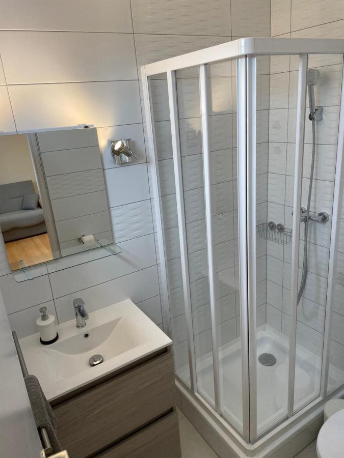 Pingvin Cukrászda Apartman felső szint Balatonmariafurdo Exterior foto