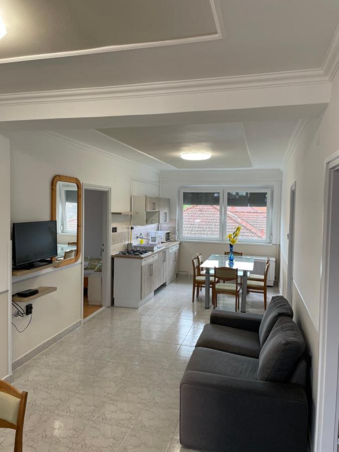 Pingvin Cukrászda Apartman felső szint Balatonmariafurdo Exterior foto