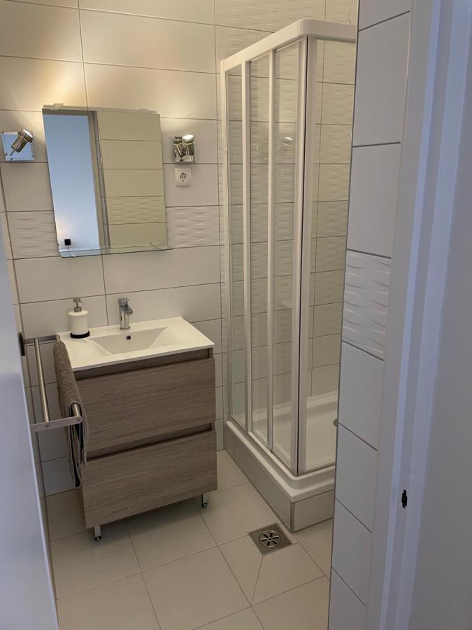Pingvin Cukrászda Apartman felső szint Balatonmariafurdo Exterior foto