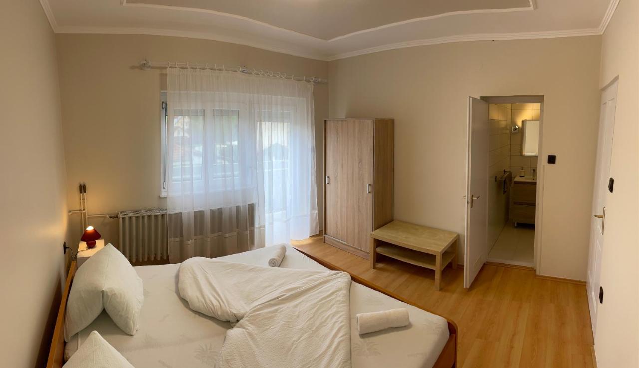 Pingvin Cukrászda Apartman felső szint Balatonmariafurdo Exterior foto
