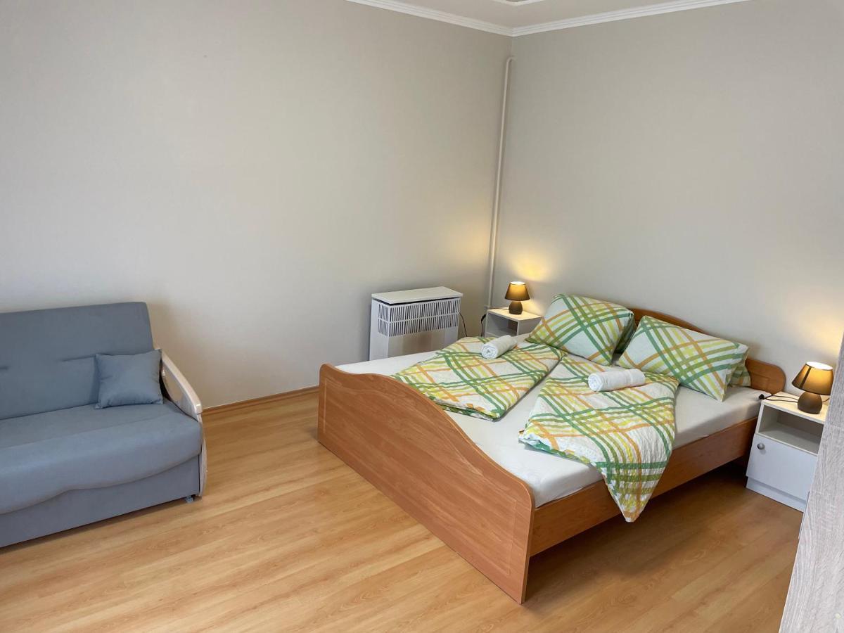 Pingvin Cukrászda Apartman felső szint Balatonmariafurdo Exterior foto