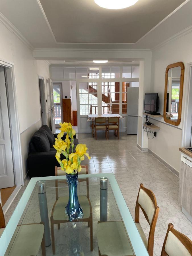 Pingvin Cukrászda Apartman felső szint Balatonmariafurdo Exterior foto