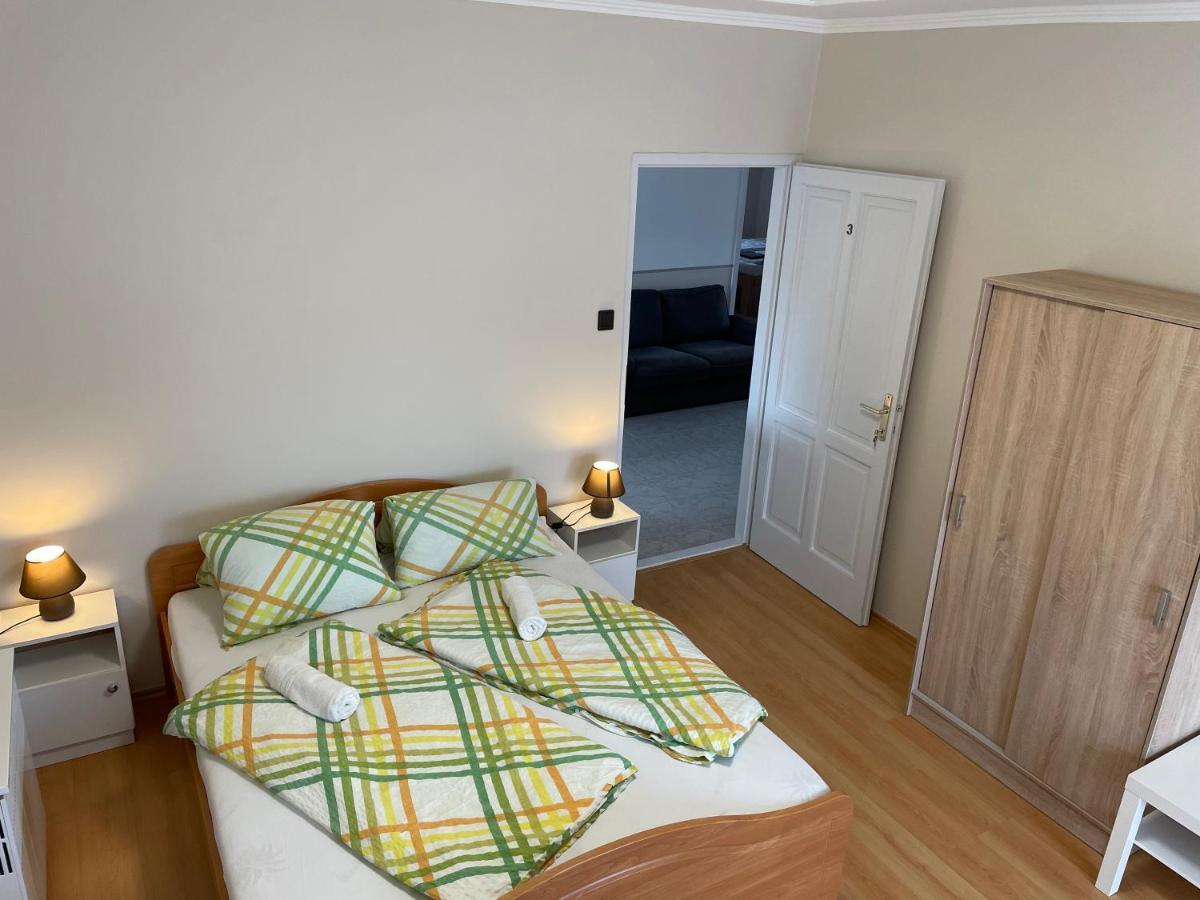 Pingvin Cukrászda Apartman felső szint Balatonmariafurdo Exterior foto