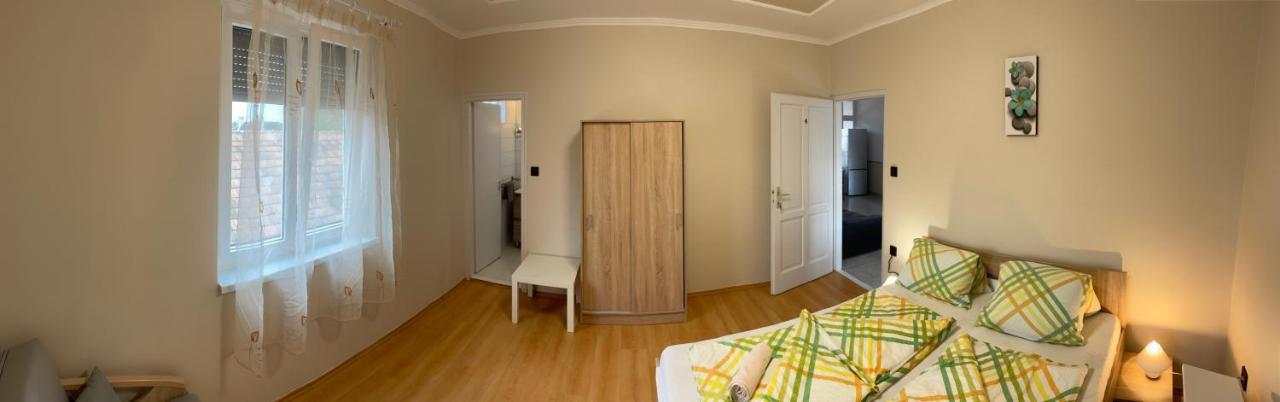 Pingvin Cukrászda Apartman felső szint Balatonmariafurdo Exterior foto